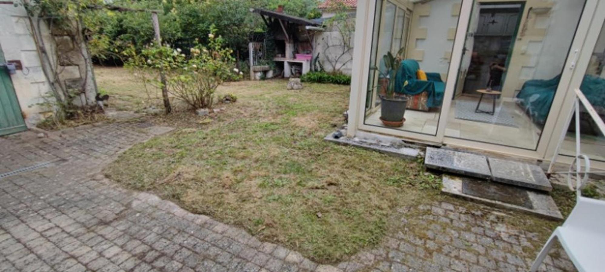 Holiday home Maison 4 Avec Jardin Saint-Jean-d'Angely